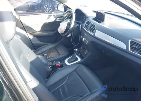 2018 Audi Q3 2.0T Premium/2.0T Sport Premium z USA, uszkodzony, nr VIN WA1BCCFS1JR026768